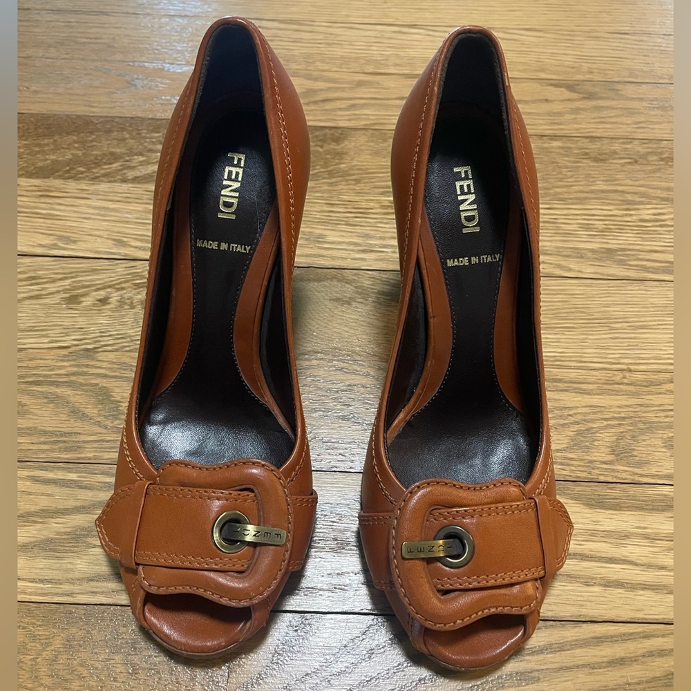 Fendi B Buckle Open Toe Cognac Pump Peep-Toe Heels - Sz 36